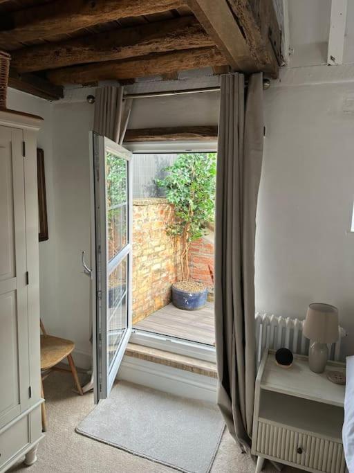 The Nook Lincoln Villa Bagian luar foto