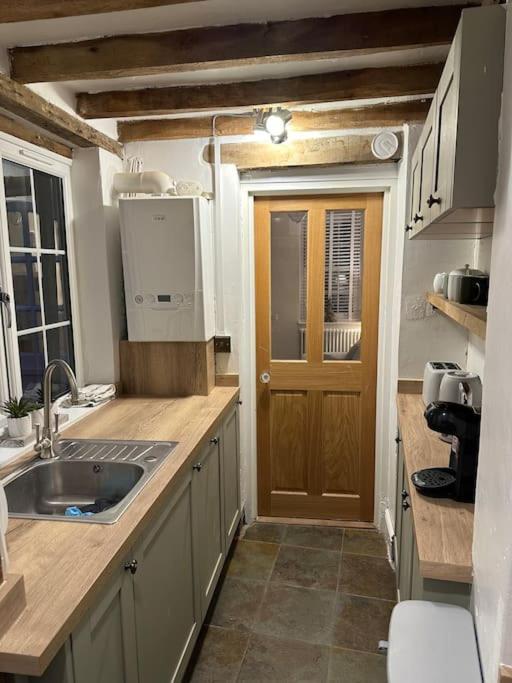 The Nook Lincoln Villa Bagian luar foto