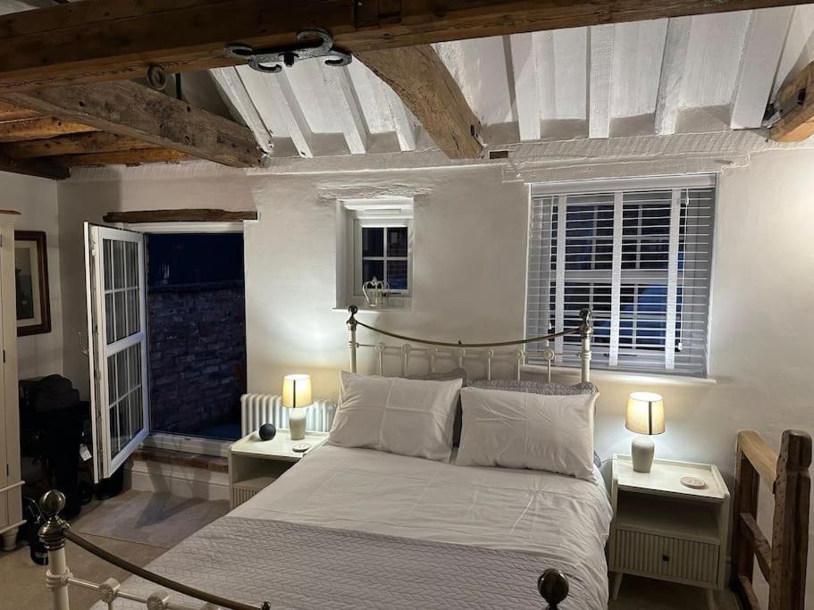 The Nook Lincoln Villa Bagian luar foto