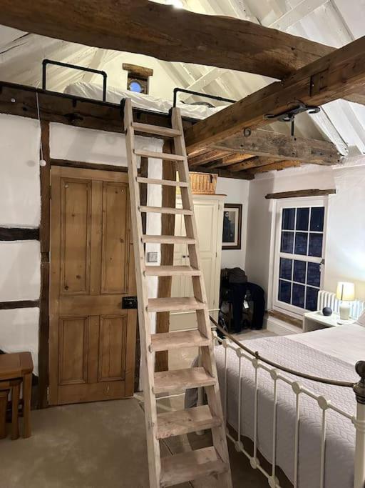 The Nook Lincoln Villa Bagian luar foto